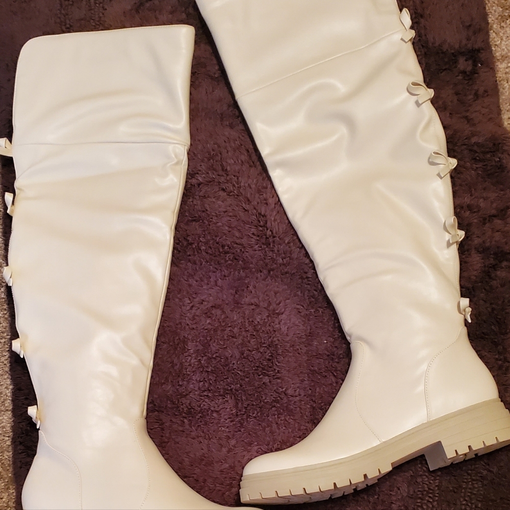New Women's Size 11 Lug Sole Thigh Boot!!!